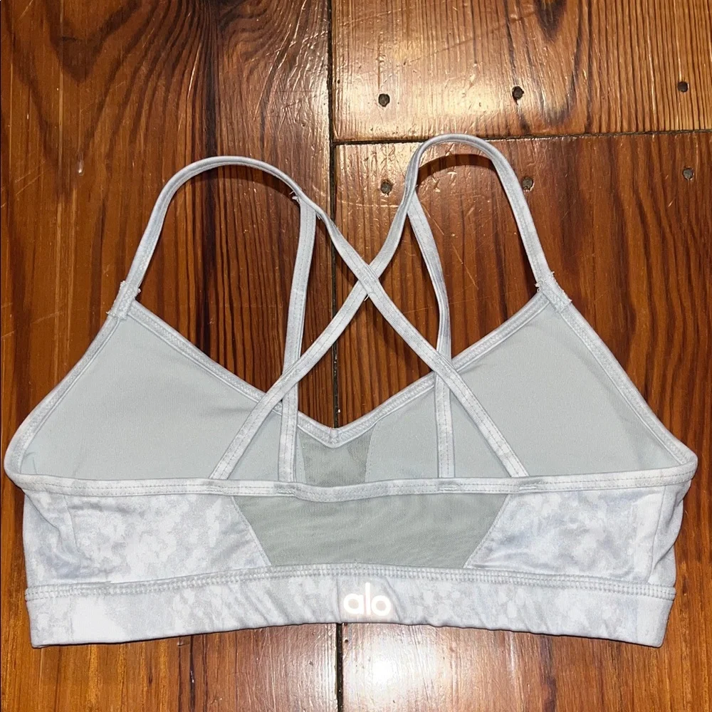 ALO Yoga Light Gray Cross-Back Sports Bra